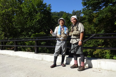 ２時間半歩いてようやく入渓点へ