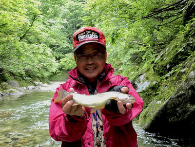 満面に笑みを浮かべる谷倉さん