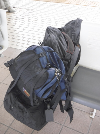 輪行袋とウェストバッグ