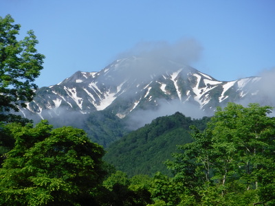 山並みの残雪