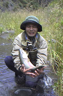 ニンフで釣った体高のあるレインボー