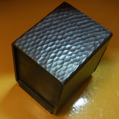 接続作業台　撚り合わせて束になった素材ライン同士を接続する時に使います。